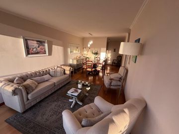 Departamento en barrio residencial