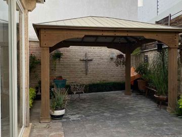 Residencia en Venta en Punta del Este, león, Gto, fracc. privado, zona ibero, terreno 100% plano, óptimas condiciones.