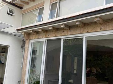 Residencia en Venta en Punta del Este, león, Gto, fracc. privado, zona ibero, terreno 100% plano, óptimas condiciones.