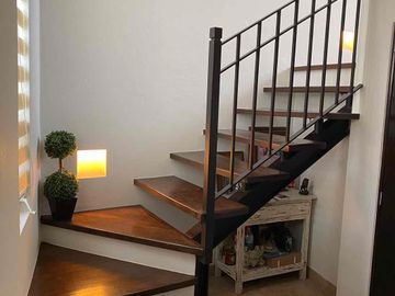 Residencia en Venta en Punta del Este, león, Gto, fracc. privado, zona ibero, terreno 100% plano, óptimas condiciones.