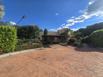 VENDO ESPECTACULAR CASA CAMPESTRE EN ANAPOIMA CUNDINAMARCA
