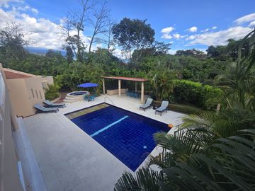 VENDO ESPECTACULAR CASA CAMPESTRE EN ANAPOIMA CUNDINAMARCA