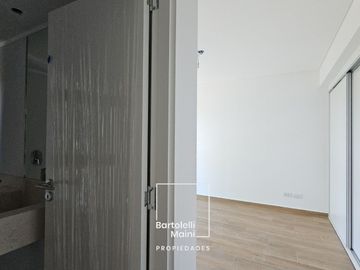 VENTA | 2 Dormitorios | Av. Caseros 242, Punta del Río - Refinería