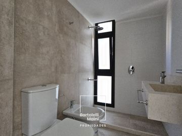 VENTA | 2 Dormitorios | Av. Caseros 242, Punta del Río - Refinería