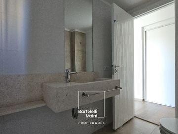 VENTA | 2 Dormitorios | Av. Caseros 242, Punta del Río - Refinería