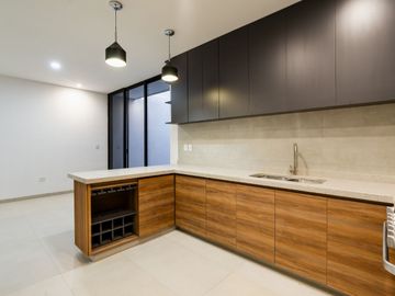 ✨ Vive como siempre soñaste en una casa que lo tiene todo Con 4 amplias recámaras, roof garden y acabados premium, esta joya está dentro de un coto pr