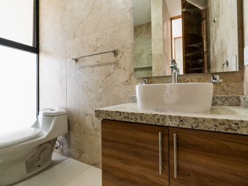 ✨ Vive como siempre soñaste en una casa que lo tiene todo Con 4 amplias recámaras, roof garden y acabados premium, esta joya está dentro de un coto pr