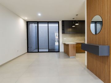 ✨ Vive como siempre soñaste en una casa que lo tiene todo Con 4 amplias recámaras, roof garden y acabados premium, esta joya está dentro de un coto pr