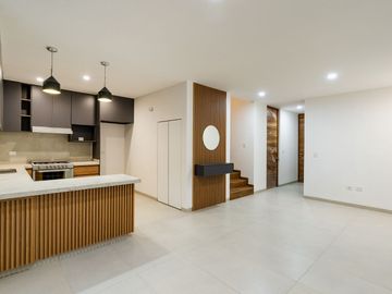✨ Vive como siempre soñaste en una casa que lo tiene todo Con 4 amplias recámaras, roof garden y acabados premium, esta joya está dentro de un coto pr