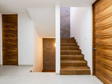 ✨ Vive como siempre soñaste en una casa que lo tiene todo Con 4 amplias recámaras, roof garden y acabados premium, esta joya está dentro de un coto pr