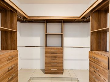 ✨ Vive como siempre soñaste en una casa que lo tiene todo Con 4 amplias recámaras, roof garden y acabados premium, esta joya está dentro de un coto pr