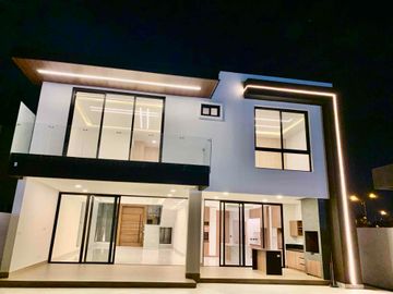 VENDO O ALQUILO CASA POR ESTRENAR EN ISLA MOCOLÍ