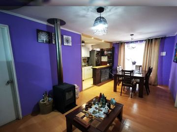 Se vende casa independiente de un piso, 2 dormitorios y 2 baños, comuna de Limache.