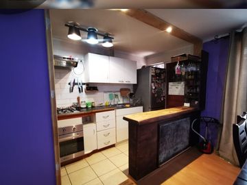 Se vende casa independiente de un piso, 2 dormitorios y 2 baños, comuna de Limache.