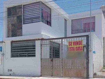 SE VENDE CASA, BOSQUES DEL PEÑAR