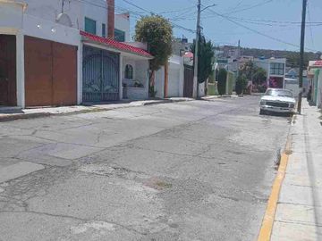 SE VENDE CASA, BOSQUES DEL PEÑAR