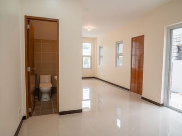 Preselling Townhouse in Leonore  Montereal Street, Town & Country West, Molino 3 Bacoor -EGR