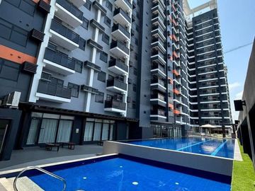 1 BEDROOM WITH PARKING IN GALLERIA RESIDENCES CEBU