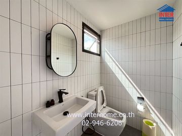 2-storey home office, 94 sq w., Soi Nakniwat 37, near Central Eastville, Soi Nakniwat 37, Intersection 1-4, Lat Phrao Road, Nakniwat Road, Lat Phrao D