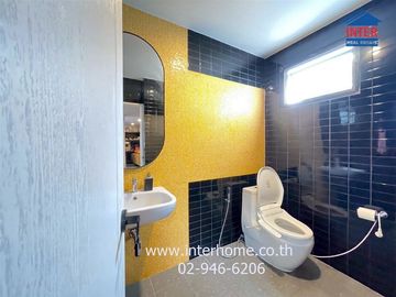 2-storey home office, 94 sq w., Soi Nakniwat 37, near Central Eastville, Soi Nakniwat 37, Intersection 1-4, Lat Phrao Road, Nakniwat Road, Lat Phrao D