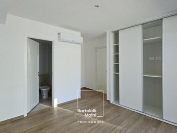 VENTA | 1 Dormitorio con cochera | Av. Caseros 242 – Edificio Punta del Río