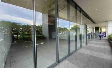 Ground floor Commercial Macapagal Blvd Parañaque UZUME bldg. For rent / lease