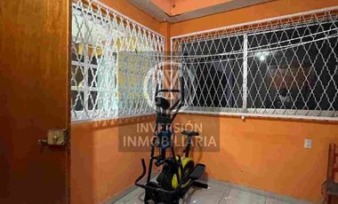 CASA DE UN NIVEL CERCA JUAN PABLO II Y COSTA VERDE
