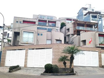 Venta Departamento Triplex Terraza Jacuzzi Surco Casuarinas Sur