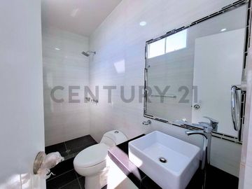 SE VENDE CASA EN ESTRENO EN TACNA