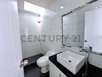 SE VENDE CASA EN ESTRENO EN TACNA