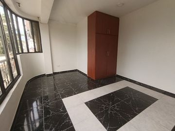 VENTA CASA  DE 4 NIVELES VEHICULAR SECTOR SAMARIA-PEREIRA
