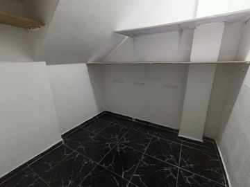 VENTA CASA  DE 4 NIVELES VEHICULAR SECTOR SAMARIA-PEREIRA