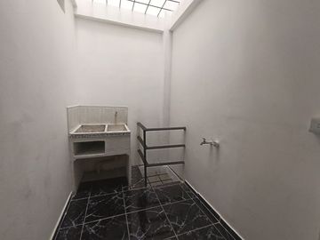 VENTA CASA  DE 4 NIVELES VEHICULAR SECTOR SAMARIA-PEREIRA