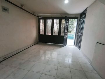 VENTA CASA  DE 4 NIVELES VEHICULAR SECTOR SAMARIA-PEREIRA