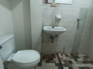 VENTA CASA  DE 4 NIVELES VEHICULAR SECTOR SAMARIA-PEREIRA