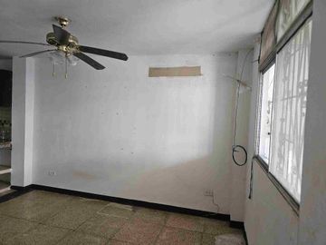 Alquiler de departamento en planta baja en Sauces 7 frente a la Academia Naval Guayaquil
