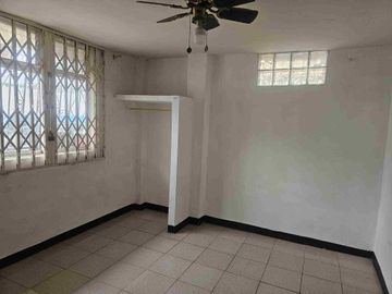 Alquiler de departamento en planta baja en Sauces 7 frente a la Academia Naval Guayaquil