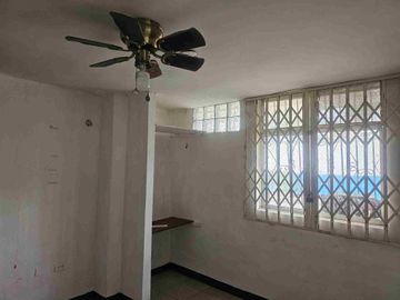 Alquiler de departamento en planta baja en Sauces 7 frente a la Academia Naval Guayaquil