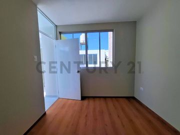 VENTA DE CASA EN ESTRENO - TACNA