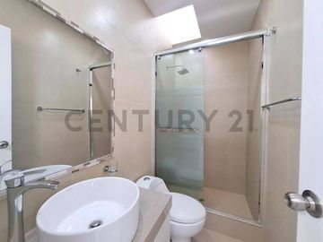 SE VENDE CASA EN ESTRENO EN TACNA
