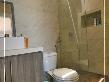 En Venta: Departamento Esquinero con Vista Al Mar en Manta