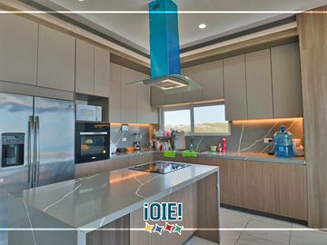 En Venta: Departamento Esquinero con Vista Al Mar en Manta