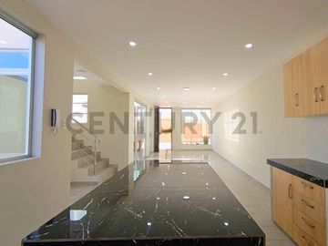 VENTA DE CASA EN ESTRENO EN LA CIUDAD DE TACNA