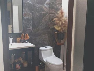 Totalmente Amueblada en Los Castaños Apodaca
