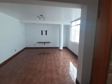 Venta de Casa San Juan de Miraflores  4 pisos