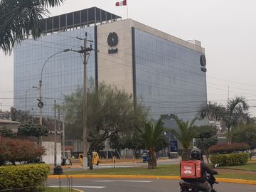 Venta de Casa San Juan de Miraflores  4 pisos