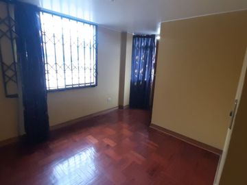 Venta de Casa San Juan de Miraflores  4 pisos