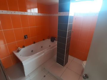 Venta de Casa San Juan de Miraflores  4 pisos