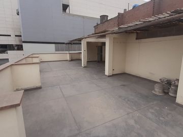 Venta de Casa San Juan de Miraflores  4 pisos