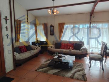 Guayllabamba, Casa amplia en terreno de 1500 m²